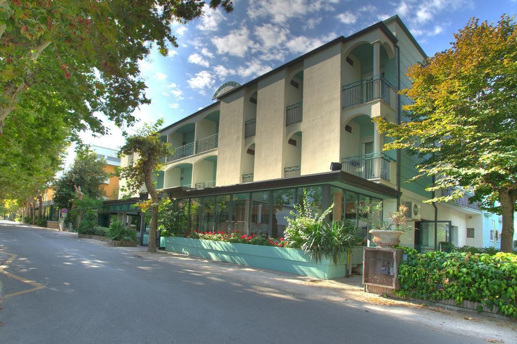 Hotel Giamaika 체제나티코 외부 사진
