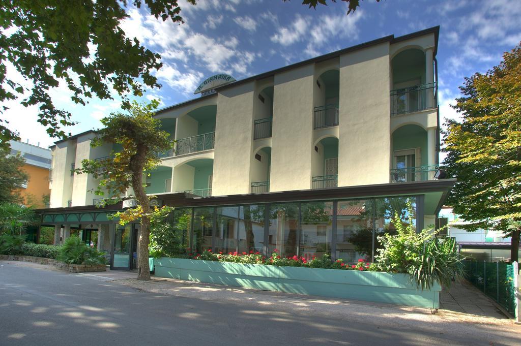 Hotel Giamaika 체제나티코 외부 사진