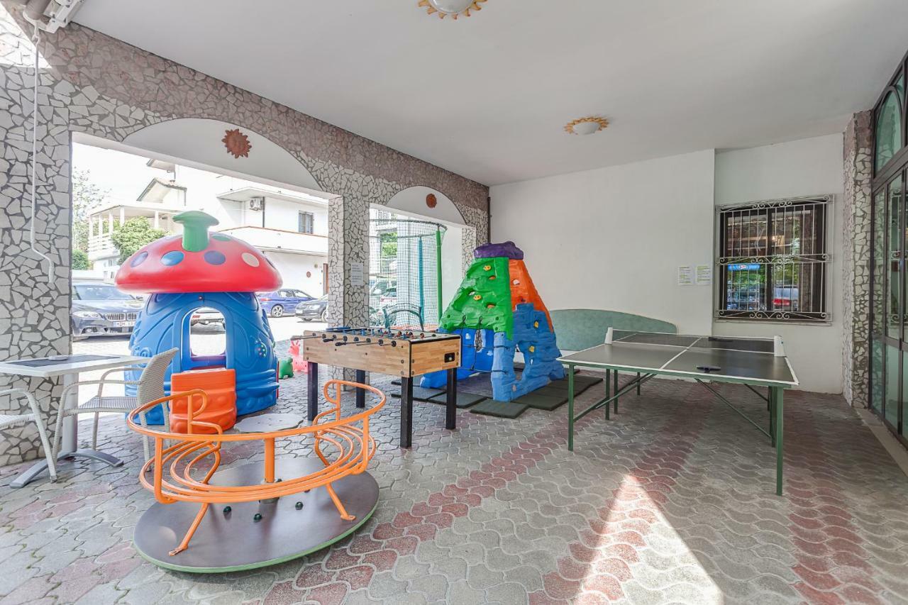 Hotel Giamaika 체제나티코 외부 사진
