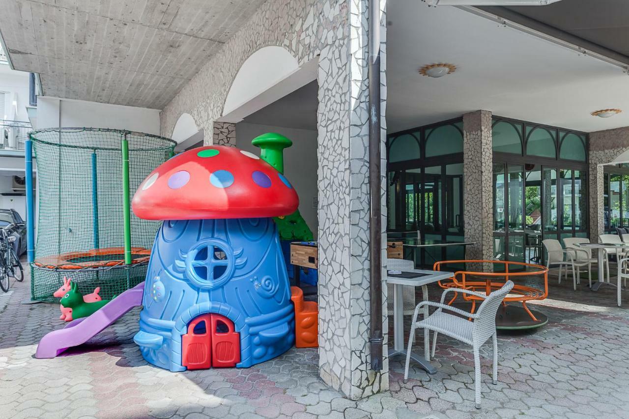 Hotel Giamaika 체제나티코 외부 사진